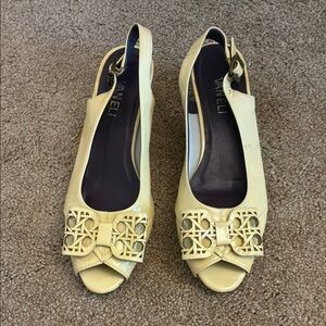 Vaneli Peep Toe Heels with Laser-Cut Design did 6.5